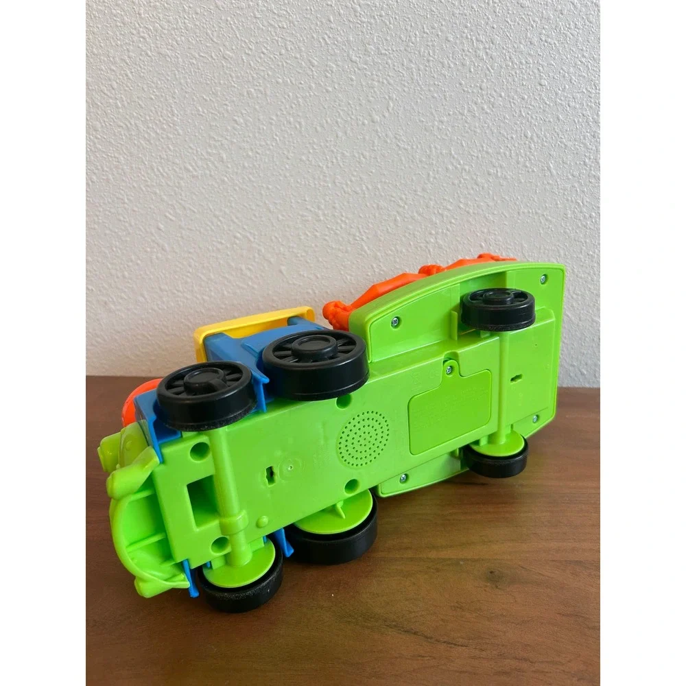 Fisher Price Little People Friendly Passengers Train Blue‎ Engine Trailer